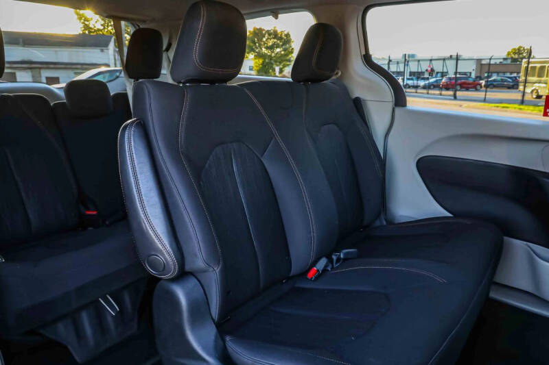 2019 Chrysler Pacifica L
