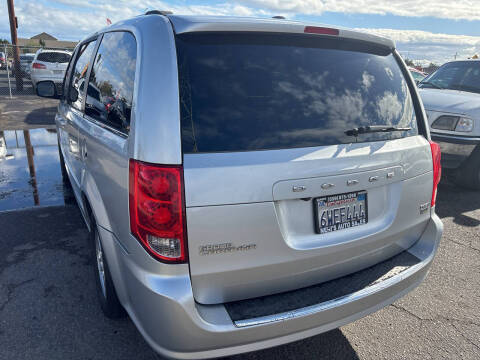 2011 Dodge Grand Caravan Crew