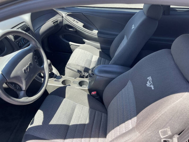 2002 Ford Mustang GT Deluxe