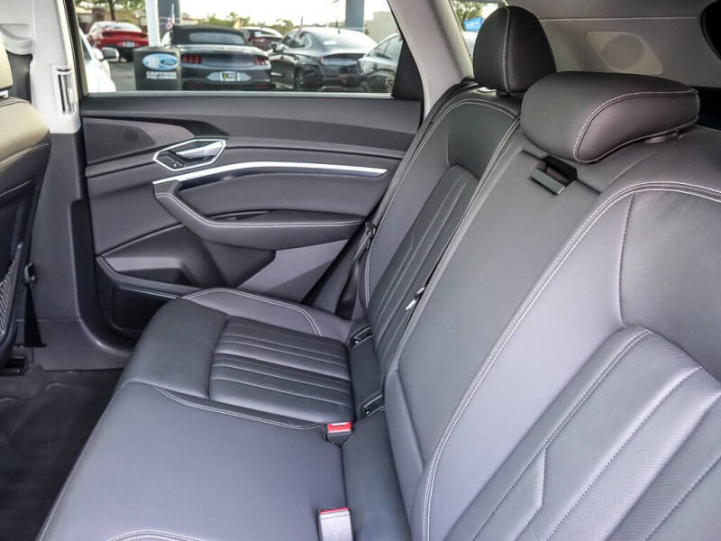 2019 Audi e-tron quattro Premium Plus
