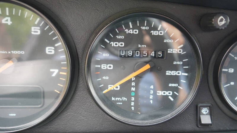 1991 Porsche 911 Carrera 2