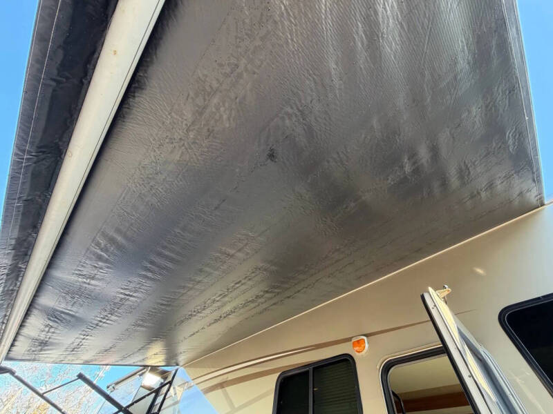 2012 Freightliner XCS Chassis