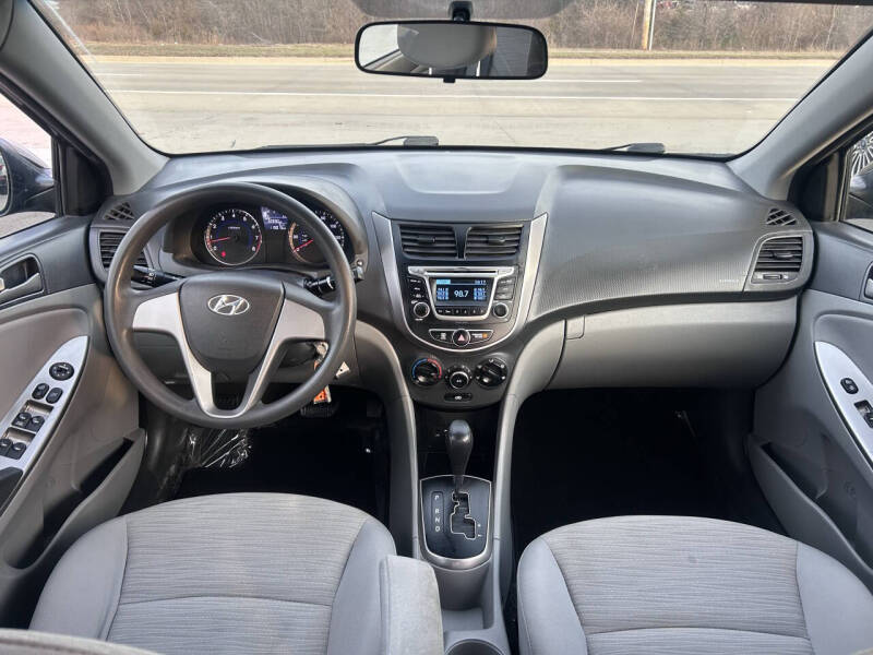 2017 Hyundai Accent SE