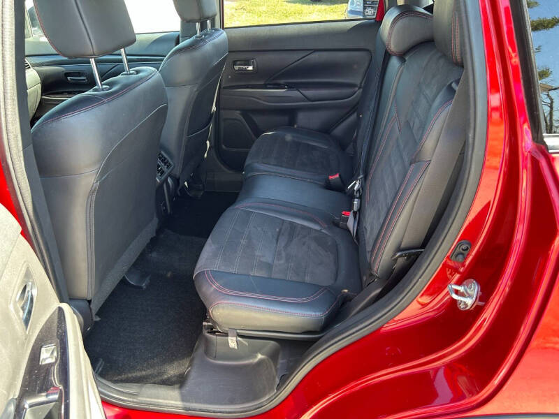 2020 Mitsubishi Outlander LE