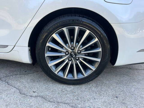 2017 Kia Cadenza Premium