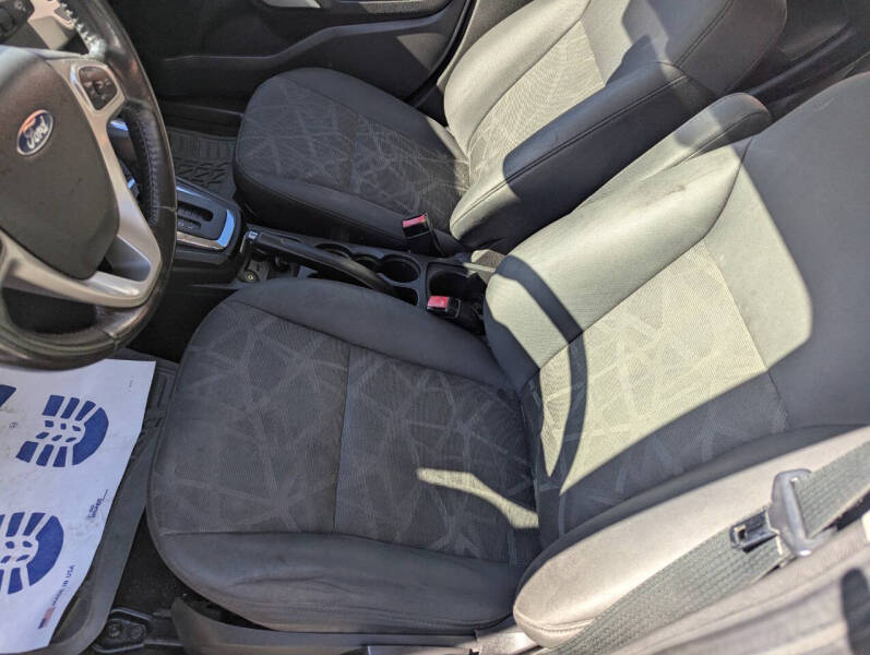 2013 Ford Fiesta SE