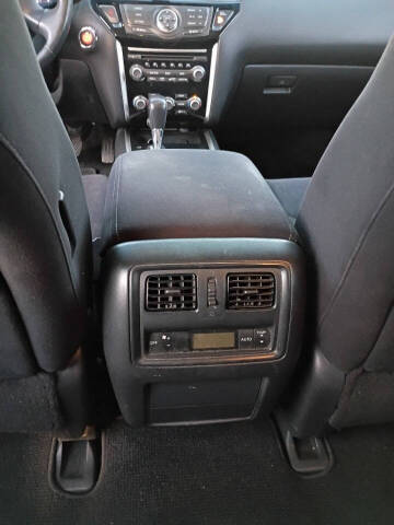 2013 Nissan Pathfinder SV