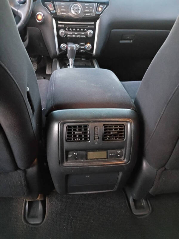 2013 Nissan Pathfinder SV