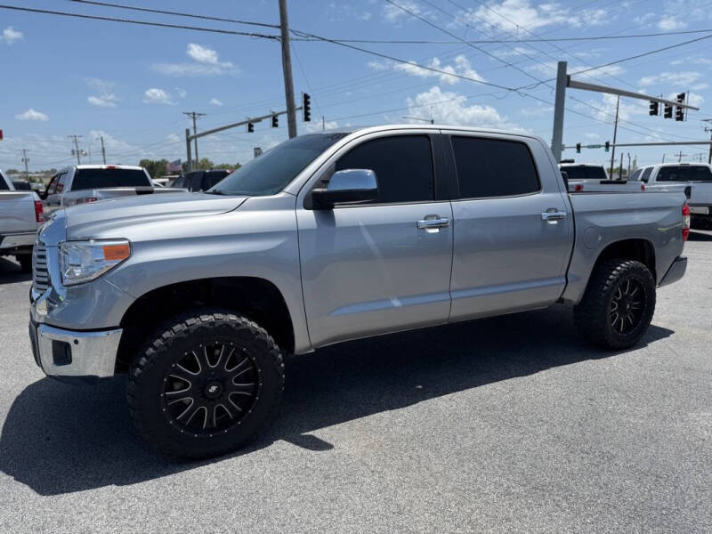 2017 Toyota Tundra Limited's photo