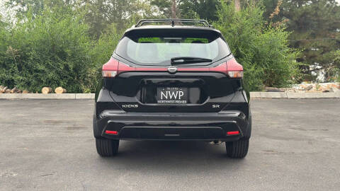 2022 Nissan Kicks SR
