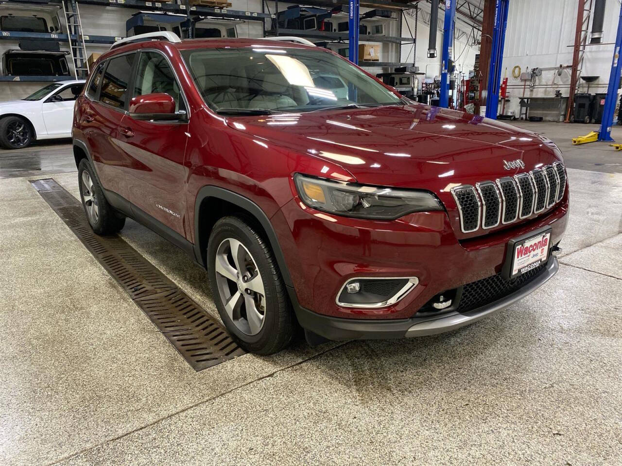 2021 Jeep Cherokee for sale at Victoria Auto Sales in Victoria, MN