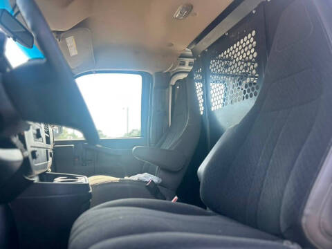 2022 Chevrolet Express 2500