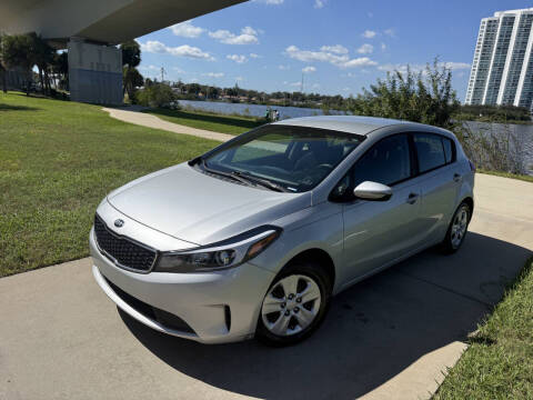 2017 Kia Forte5 LX