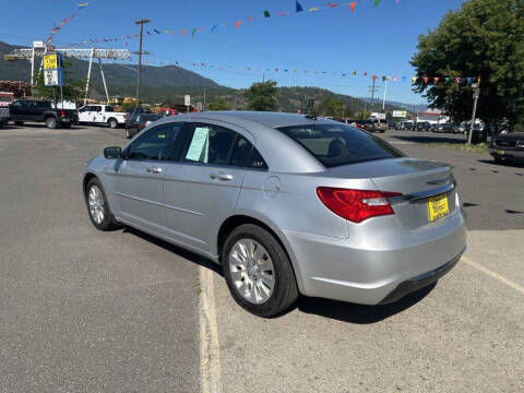 2011 Chrysler 200 LX