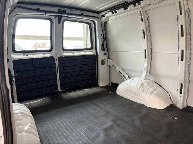 2023 Chevrolet Express 2500