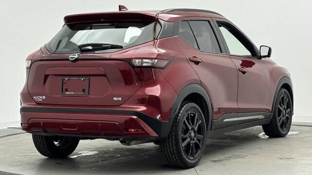 2022 Nissan Kicks SR