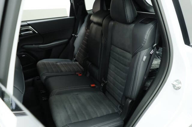 2026 Mitsubishi Outlander LE