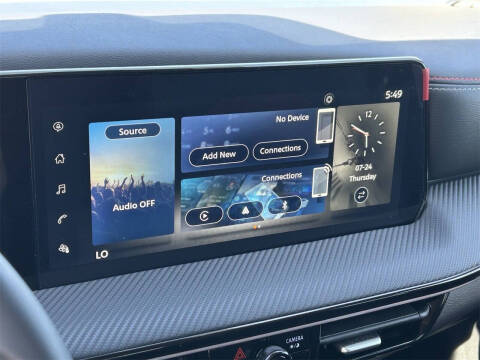 2025 Nissan Kicks SR