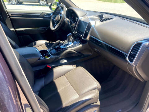 2017 Porsche Cayenne Platinum Edition
