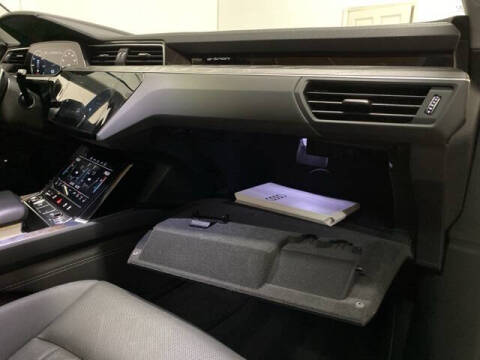 2023 Audi e-tron quattro Premium Plus