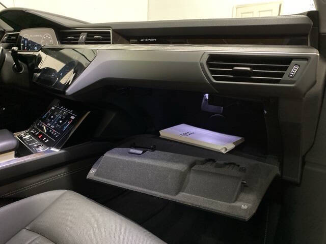 2023 Audi e-tron quattro Premium Plus