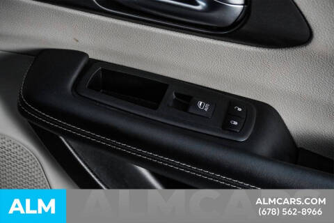 2024 Chrysler Pacifica Plug-In Hybrid Select