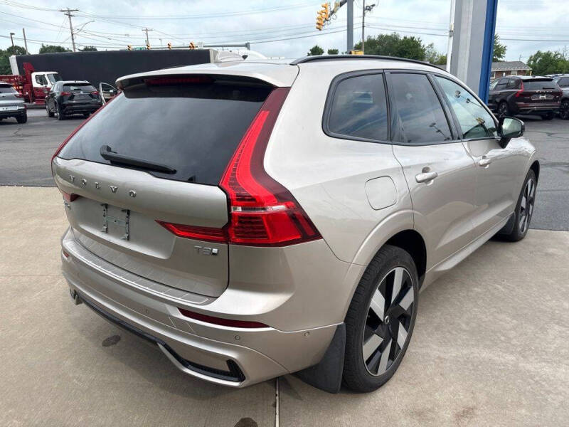 2025 Volvo XC60 T8 Plus Dark Theme