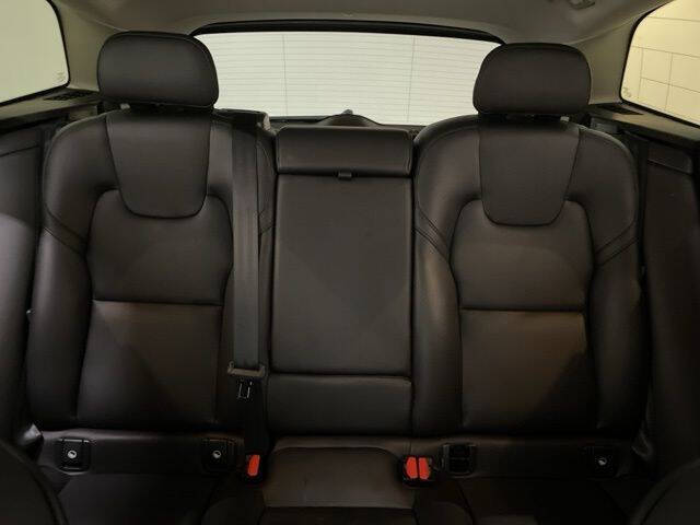 2025 Volvo XC60 B5 Core Dark Theme