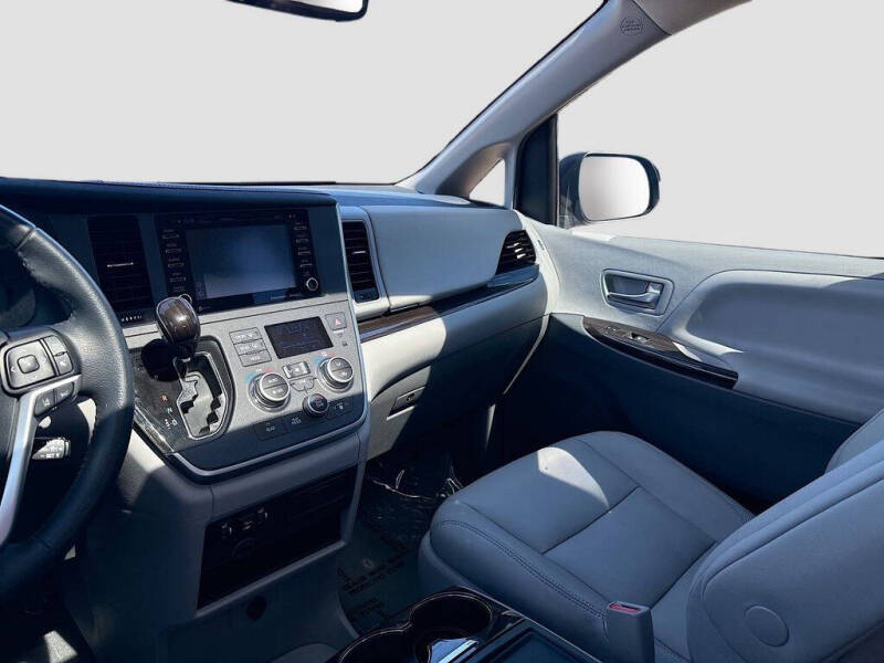 2020 Toyota Sienna