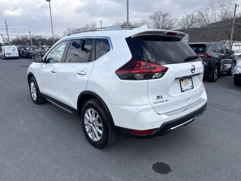 2020 Nissan Rogue SV