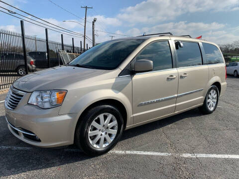 2016 Chrysler Town and Country for sale at Fernando's Auto Sales LLC. in Dallas TX