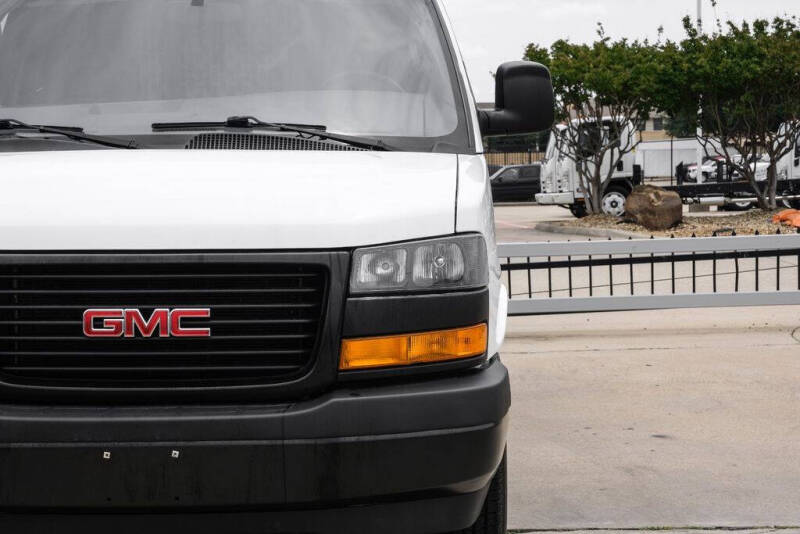 2022 GMC Savana 2500