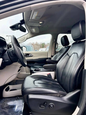 2022 Chrysler Pacifica Touring L