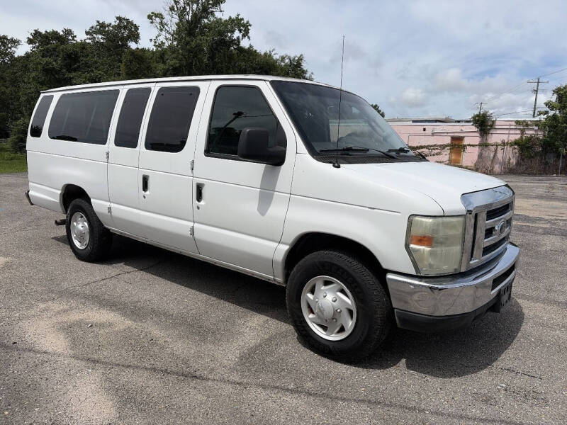 2009 Ford E-Series E-350 SD XLT