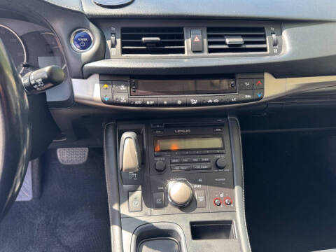 2017 Lexus CT 200h