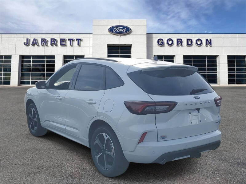 2026 Ford Escape Hybrid ST-Line Elite