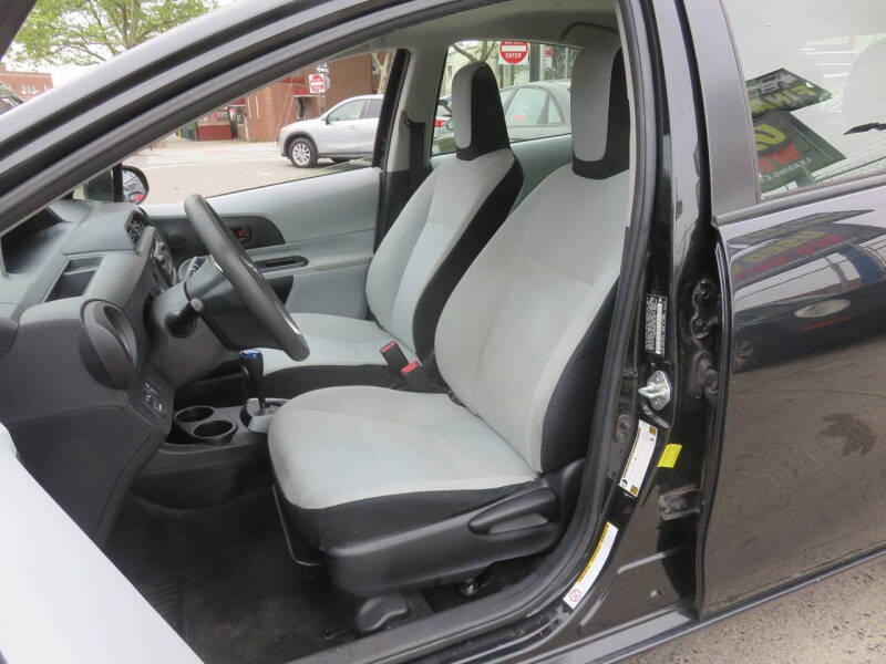 2014 Toyota Prius c One
