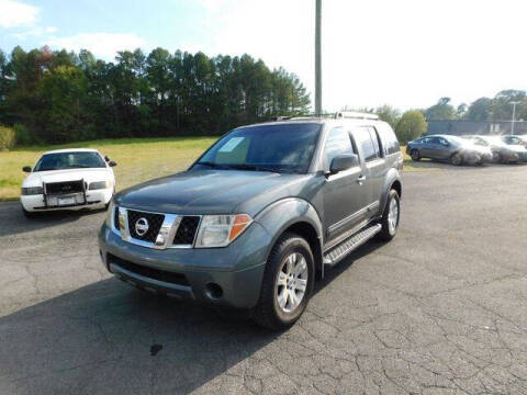 2005 Nissan Pathfinder LE