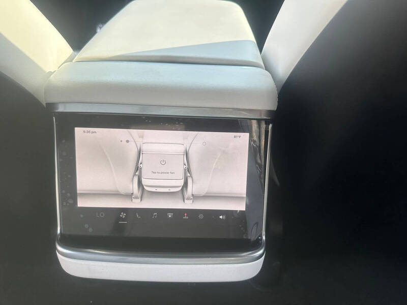 2022 Tesla Model S Plaid