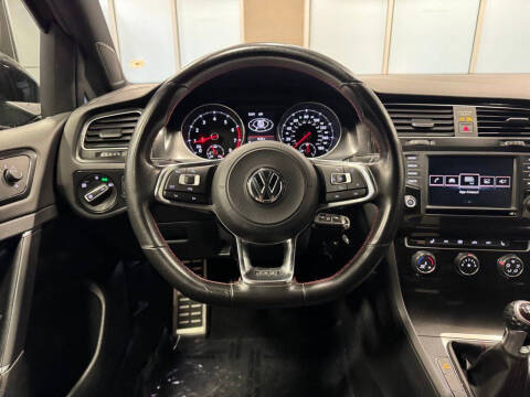 2017 Volkswagen Golf GTI S
