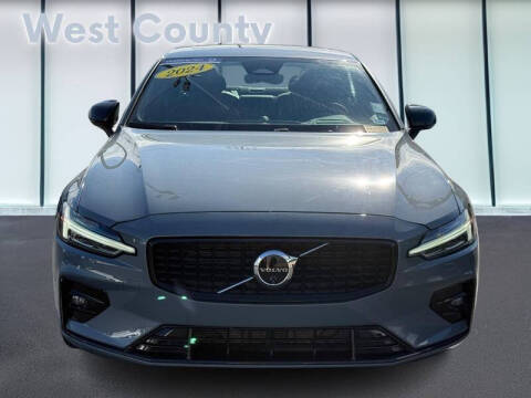 2024 Volvo S60 B5 Ultimate Dark Theme