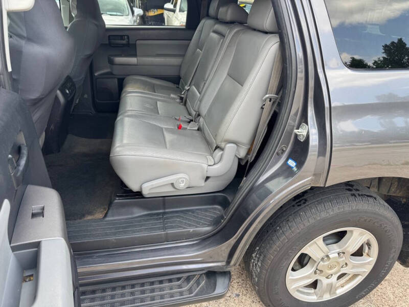 2014 Toyota Sequoia SR5