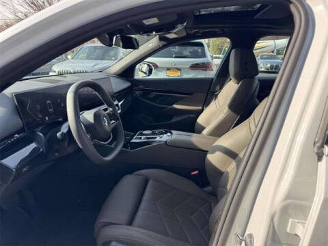 2025 BMW 5 Series 530i xDrive