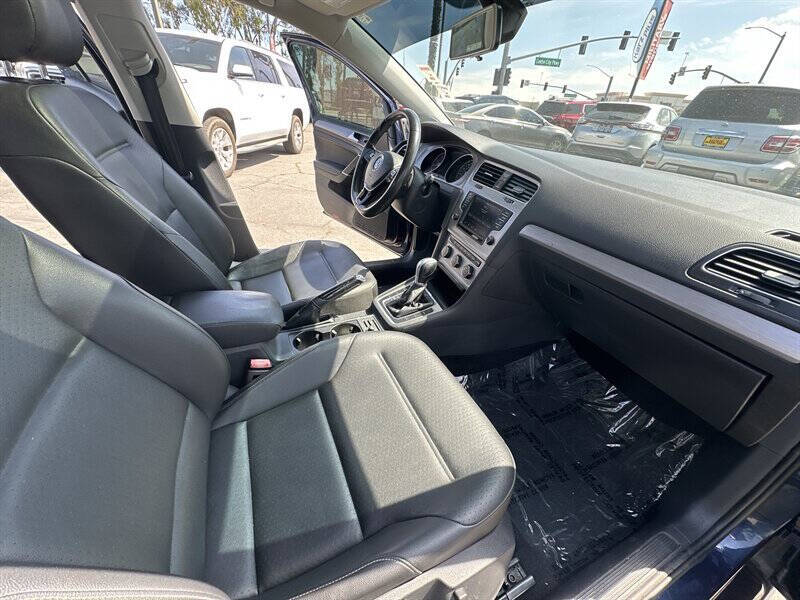 2017 Volkswagen Golf TSI SE