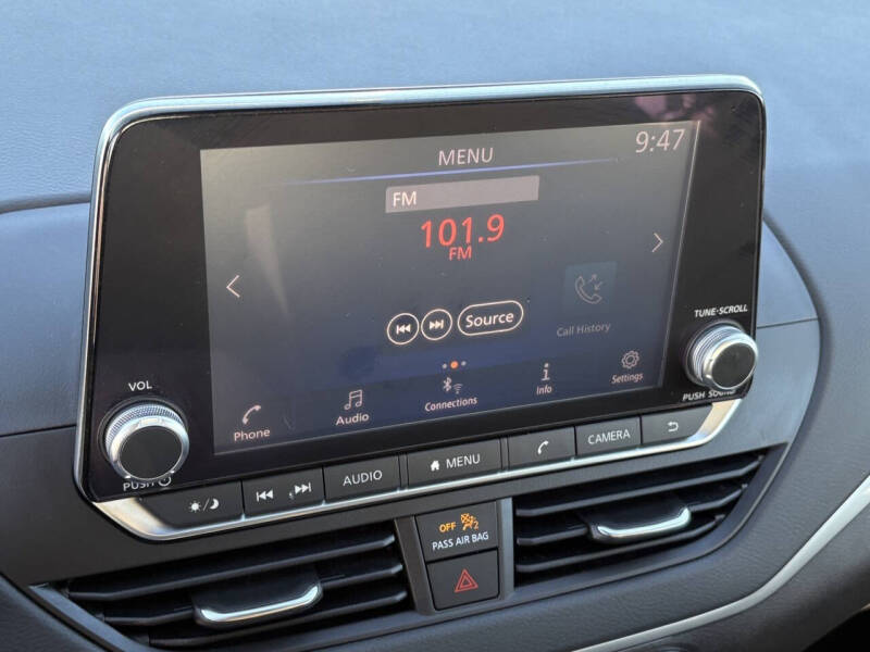 2022 Nissan Altima 2.5 SV