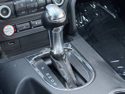 2015 Ford Mustang V6