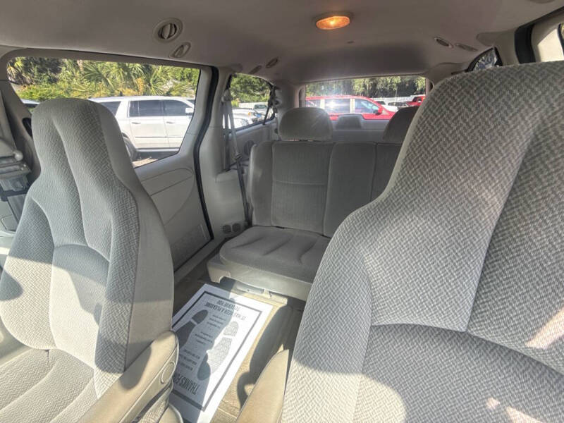 2005 Dodge Grand Caravan SE