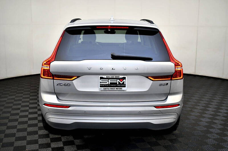 2022 Volvo XC60 B5 Momentum