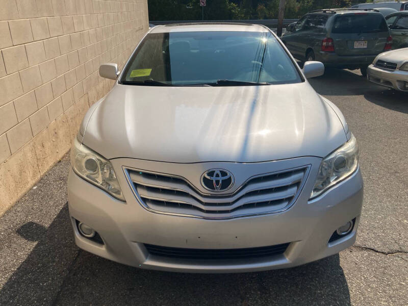 2011 Toyota Camry XLE photo 2