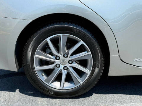 2016 Lexus ES 300h